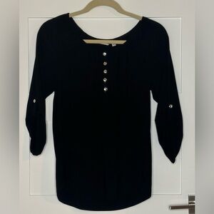 BUNDLE 4/$12💥 
Black 3/4 sleeve dress shirt. Size small.